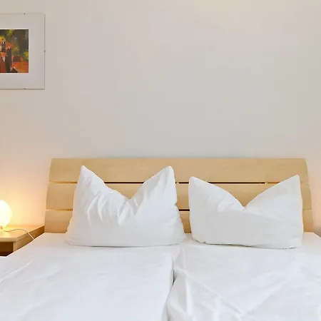Appartementhaus Neuer Weg 4 *